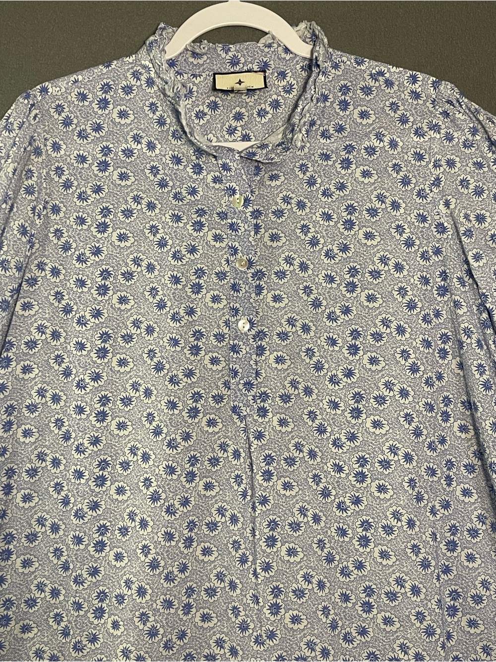 Tuckernuck Blue Floral Smocked Cuff Blouse XXL